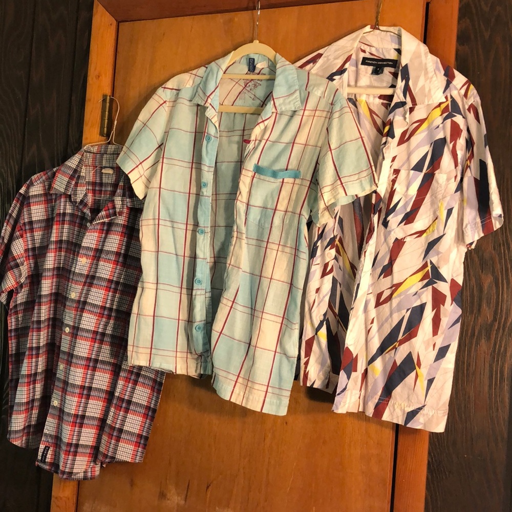 Three pack of short sleeve vintage style button down shirts.  All men’s Small.